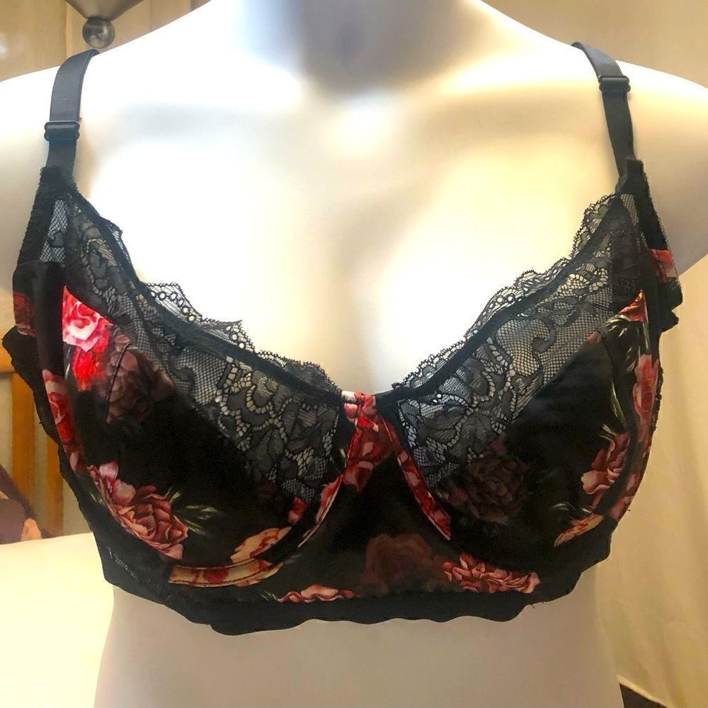 Torrid curve red blooms non padded underwire bra size 2